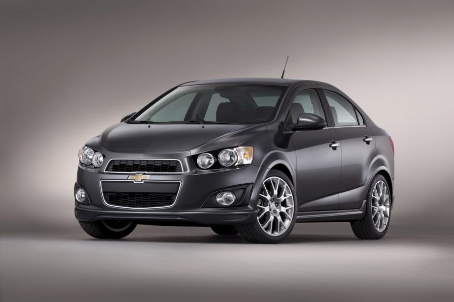  Chevrolet Sonic Dusk 2013 года  (фото 1 из 3)